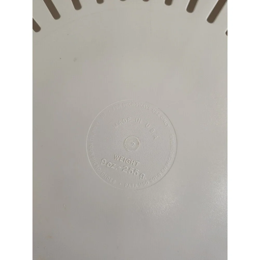 Tupperware Microwave Ultra 21 Round 3 qt, 1 3/4qt, Colander, lid, & Cone Stacked